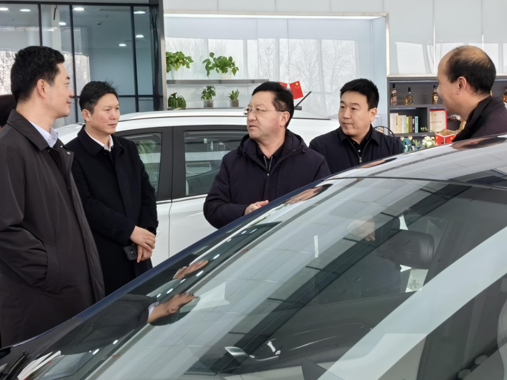 市政府國資委黨委書記、主任劉國勤帶隊到橋西汽車園、新華汽車園、工業(yè)遺址公園項目調(diào)研